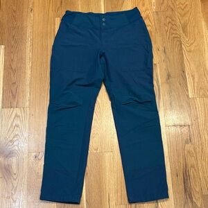 Women’s REI Lightweight Climbing Pants, Size 8 Petite